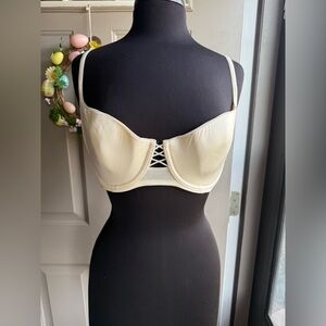 Y2K Wonderbra cream padded lace up balconette bra, size 36D